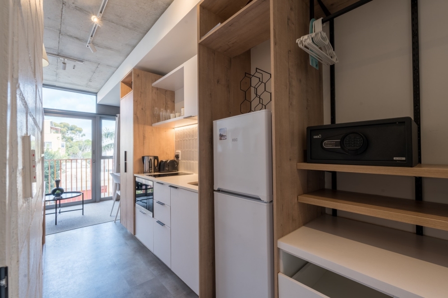 1 Bedroom Property for Sale in Sea Point Western Cape